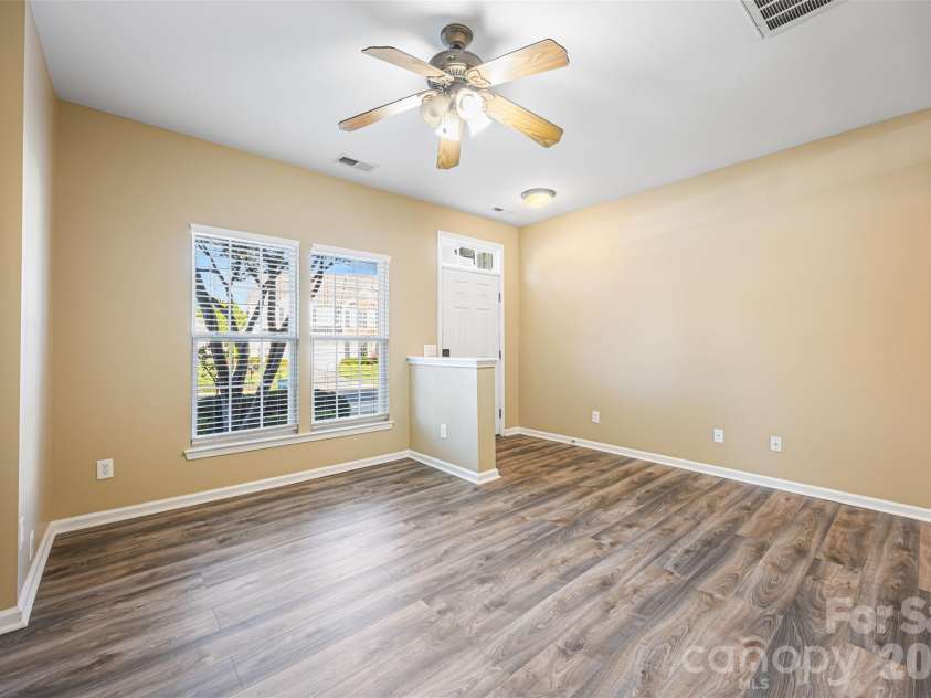 128 Autumn Falls Drive, Lake Wylie, SC 29710.  MLS# CAR4372598, YatesRealty ID 18799. 