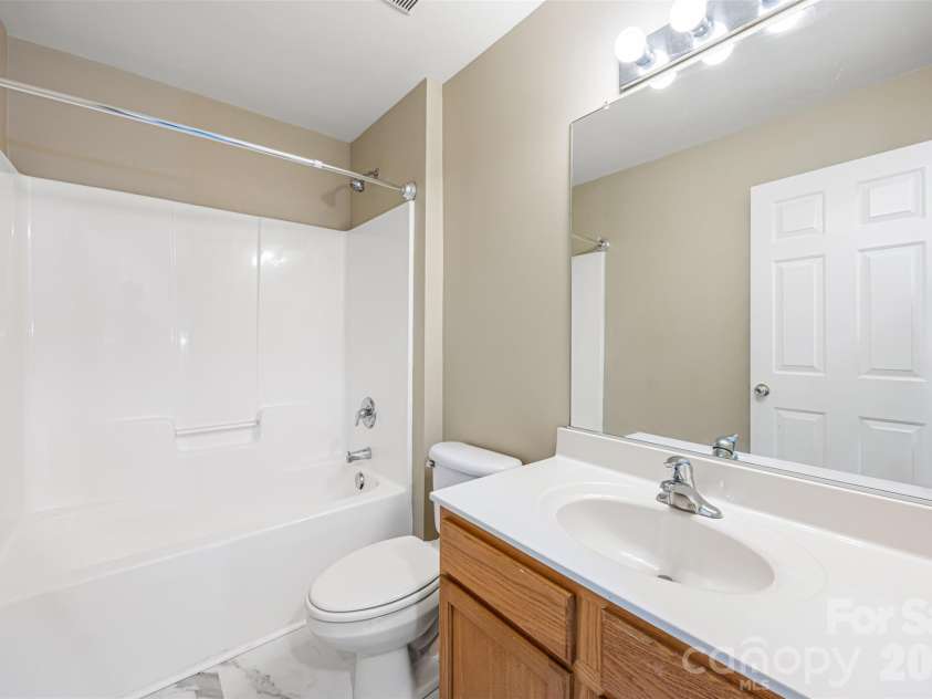128 Autumn Falls Drive, Lake Wylie, SC 29710.  MLS# CAR4372598, YatesRealty ID 18799. 