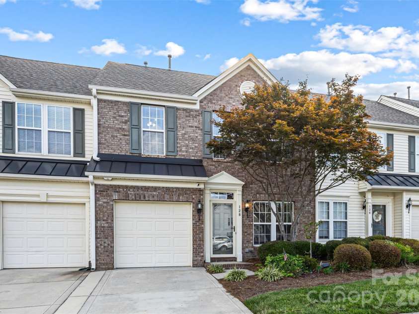 128 Autumn Falls Drive, Lake Wylie, SC 29710.  MLS# CAR4372598, YatesRealty ID 18799. 