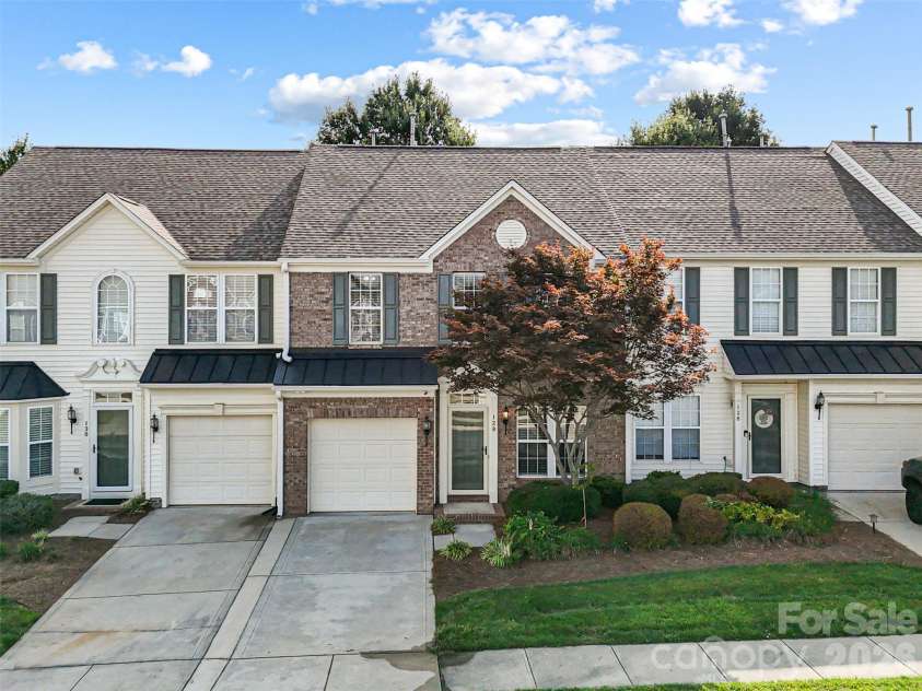 128 Autumn Falls Drive, Lake Wylie, SC 29710.  MLS# CAR4372598, YatesRealty ID 18799. 