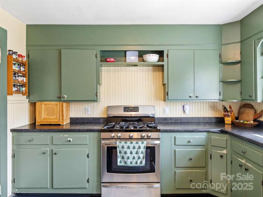 377 Cabin Road, Spruce Pine, NC 28777.  MLS# CAR4256421, YatesRealty ID 188. Kitchen