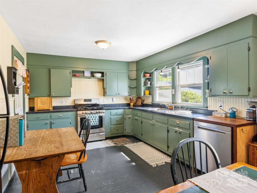 377 Cabin Road, Spruce Pine, NC 28777.  MLS# CAR4256421, YatesRealty ID 188. Kitchen