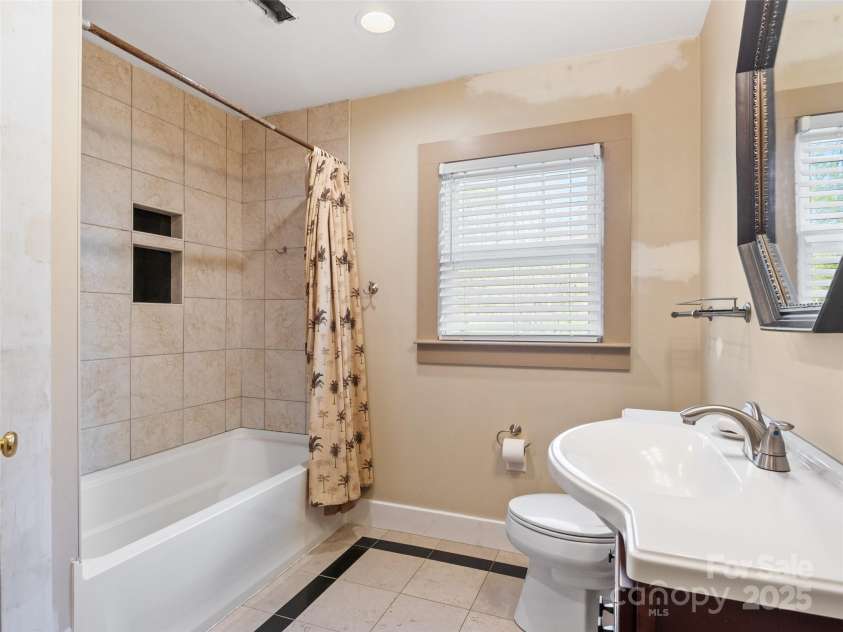 377 Cabin Road, Spruce Pine, NC 28777.  MLS# CAR4256421, YatesRealty ID 188. Primary bath