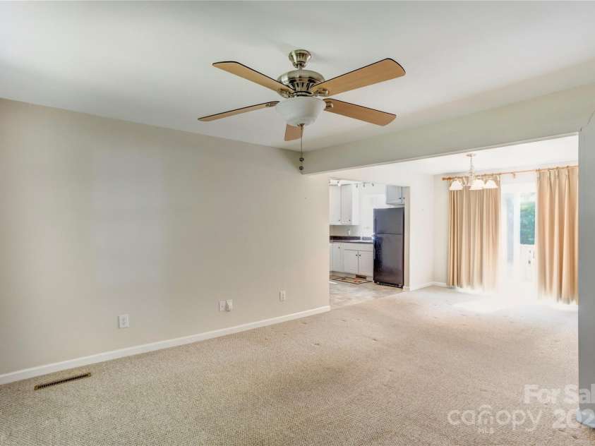 2105 Florida Avenue, Kannapolis, NC 28083.  MLS# CAR4269418, YatesRealty ID 18800. 