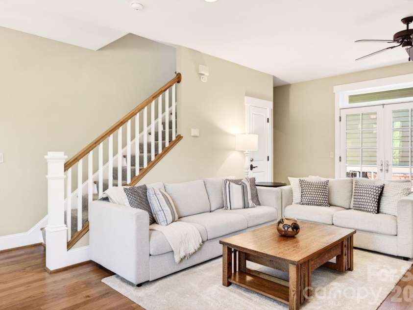 4 Fitzgerald Road, Black Mountain, NC 28711.  MLS# CAR4371041, YatesRealty ID 18801. 