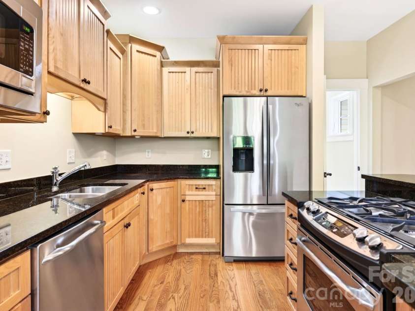 4 Fitzgerald Road, Black Mountain, NC 28711.  MLS# CAR4371041, YatesRealty ID 18801. 