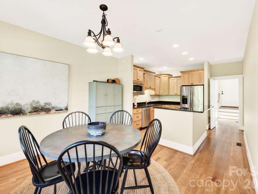 4 Fitzgerald Road, Black Mountain, NC 28711.  MLS# CAR4371041, YatesRealty ID 18801. 