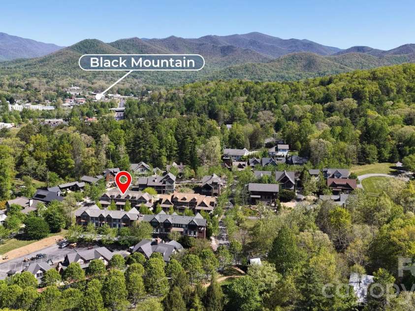 4 Fitzgerald Road, Black Mountain, NC 28711.  MLS# CAR4371041, YatesRealty ID 18801. 