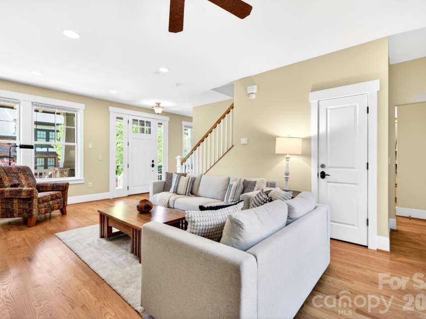 4 Fitzgerald Road, Black Mountain, NC 28711.  MLS# CAR4371041, YatesRealty ID 18801. 
