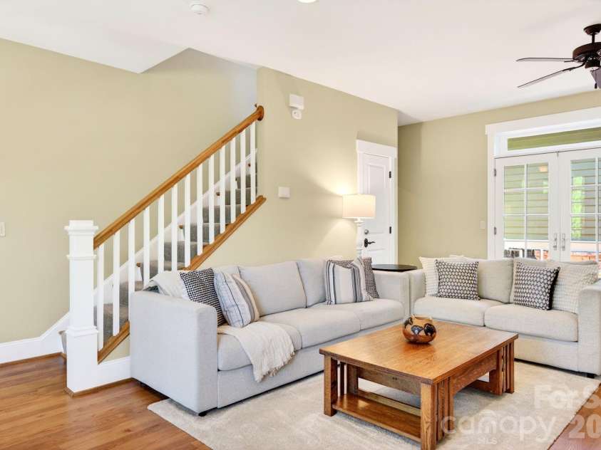 4 Fitzgerald Road, Black Mountain, NC 28711.  MLS# CAR4371041, YatesRealty ID 18801. 