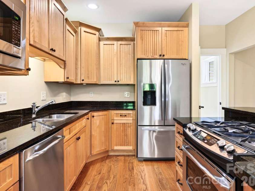 4 Fitzgerald Road, Black Mountain, NC 28711.  MLS# CAR4371041, YatesRealty ID 18801. 