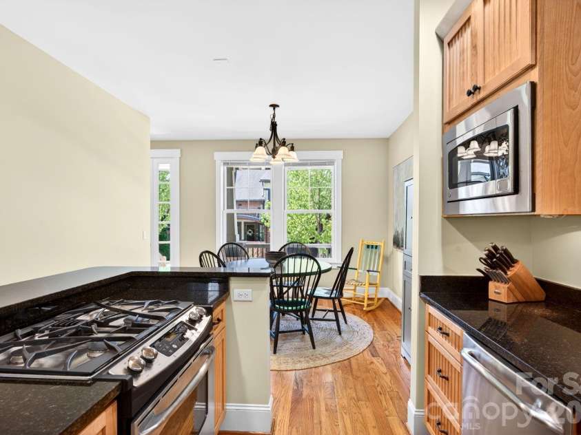 4 Fitzgerald Road, Black Mountain, NC 28711.  MLS# CAR4371041, YatesRealty ID 18801. 