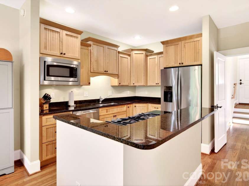 4 Fitzgerald Road, Black Mountain, NC 28711.  MLS# CAR4371041, YatesRealty ID 18801. 