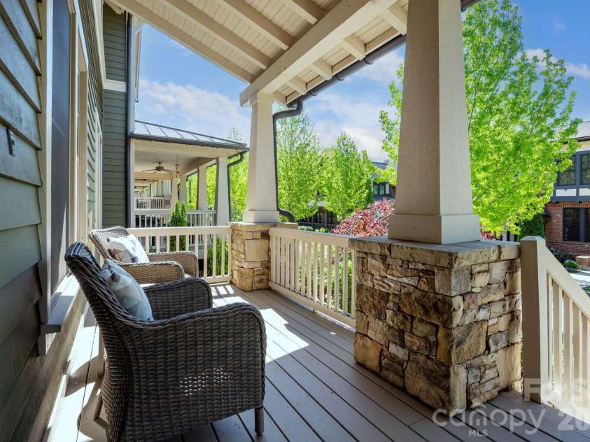 4 Fitzgerald Road, Black Mountain, NC 28711.  MLS# CAR4371041, YatesRealty ID 18801. 