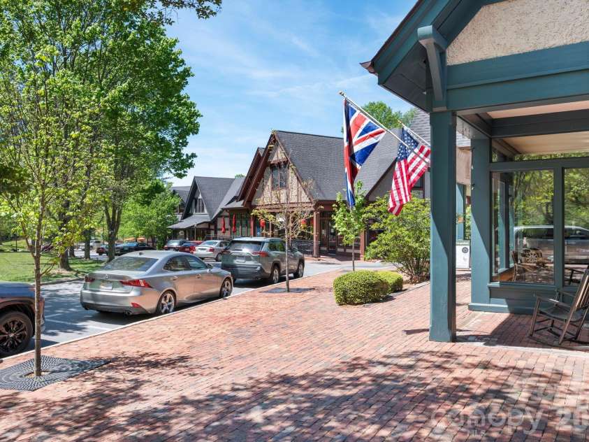 4 Fitzgerald Road, Black Mountain, NC 28711.  MLS# CAR4371041, YatesRealty ID 18801. Village Center with a gourmet market, 2 restaurants, and other businesses and  opportunities.