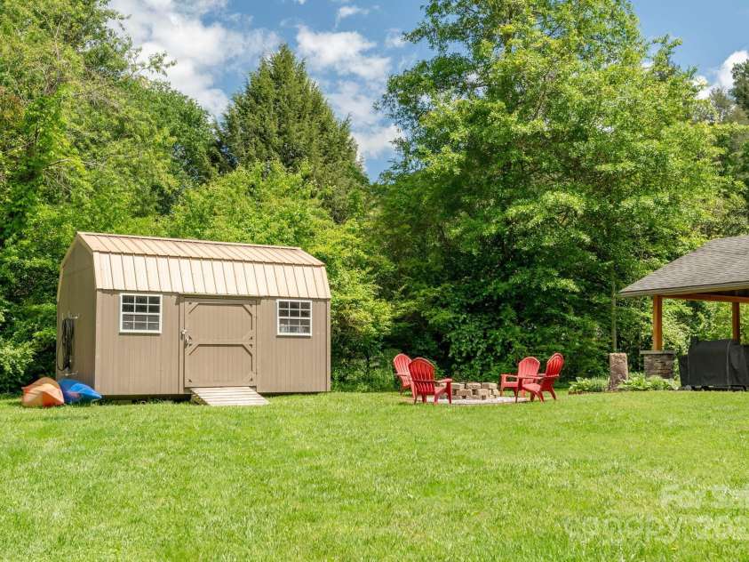 4329 Island Ford Road, Brevard, NC 28712.  MLS# CAR4252076, YatesRealty ID 18801. Storage Shed