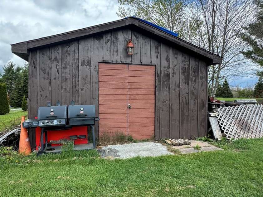 7348 Joe Johnson Street, Newland, NC 28657.  MLS# CAR4255068, YatesRealty ID 18802. 