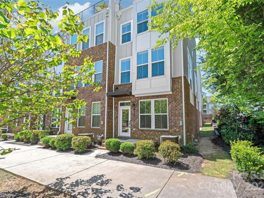 420 16th Street, Charlotte, NC 28206.  MLS# CAR4264932, YatesRealty ID 18803. 