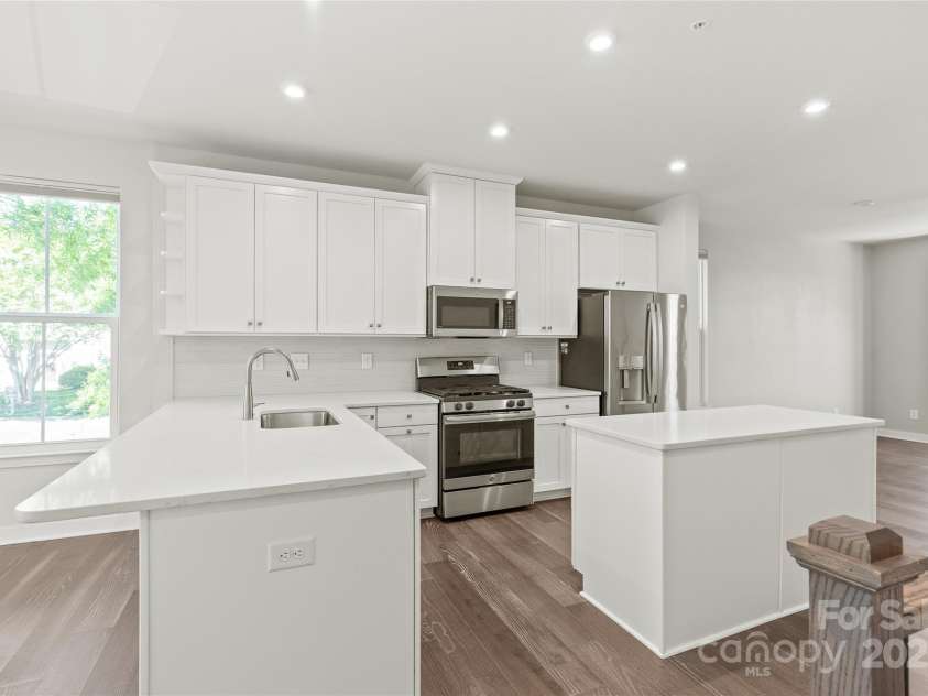 420 16th Street, Charlotte, NC 28206.  MLS# CAR4264932, YatesRealty ID 18803. 