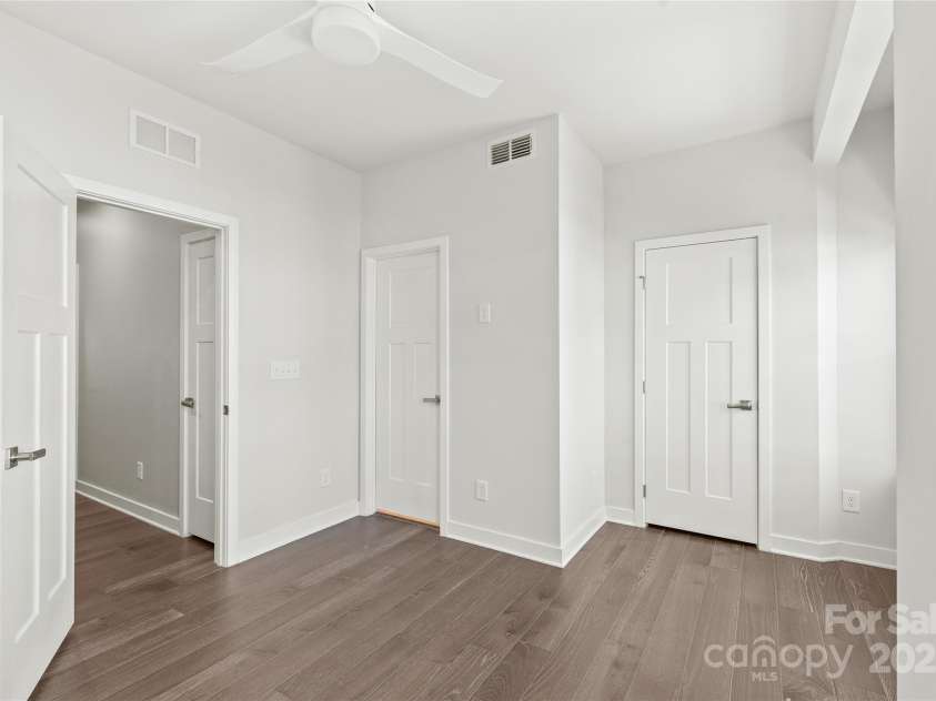 420 16th Street, Charlotte, NC 28206.  MLS# CAR4264932, YatesRealty ID 18803. 