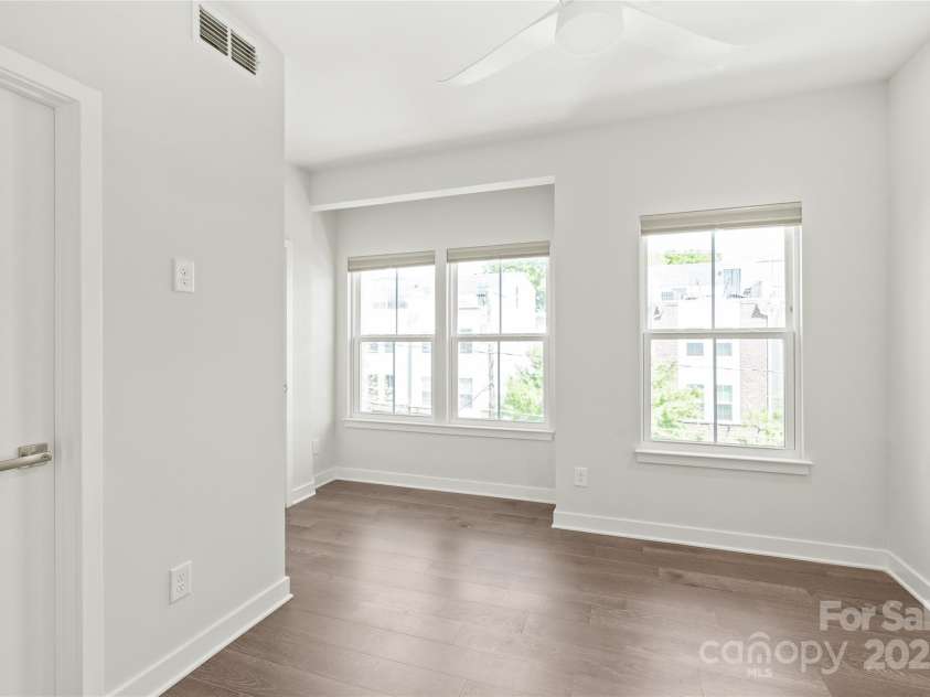 420 16th Street, Charlotte, NC 28206.  MLS# CAR4264932, YatesRealty ID 18803. 