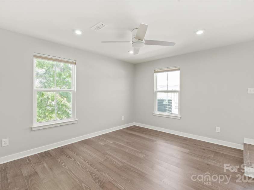 420 16th Street, Charlotte, NC 28206.  MLS# CAR4264932, YatesRealty ID 18803. 