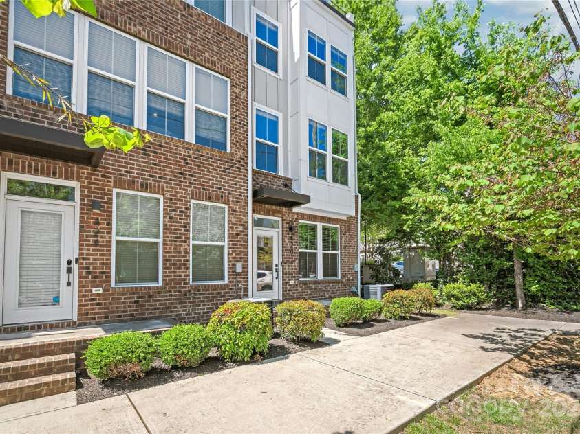 420 16th Street, Charlotte, NC 28206.  MLS# CAR4264932, YatesRealty ID 18803. 
