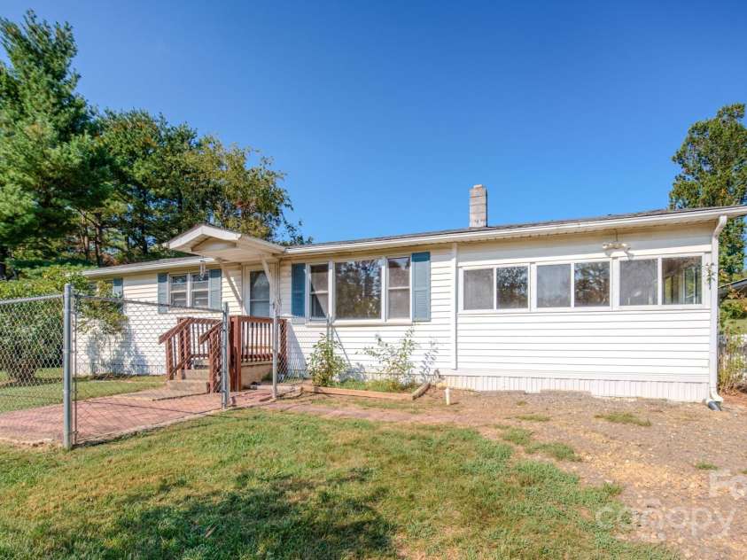 531 Bryson Road, Candler, NC 28715.  MLS# CAR4326585, YatesRealty ID 18803. 