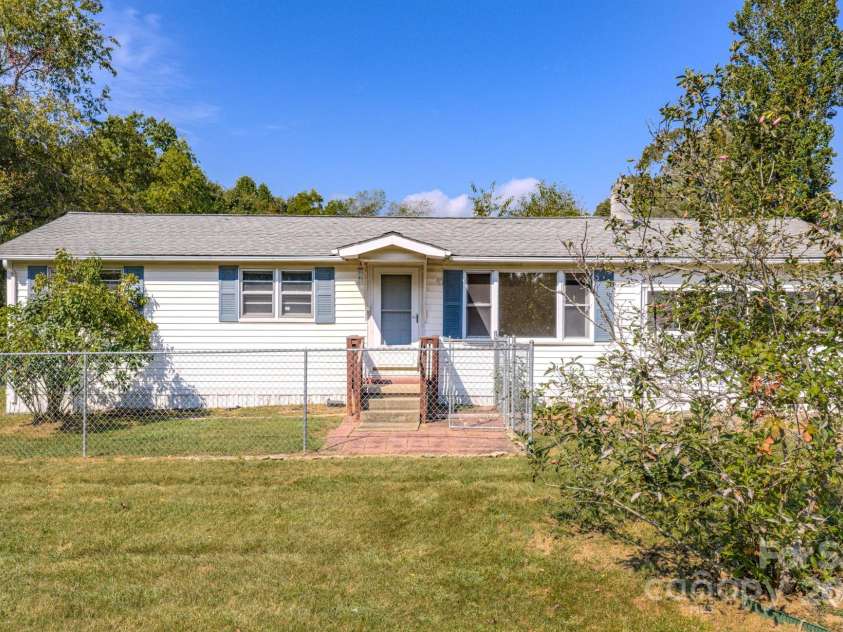 531 Bryson Road, Candler, NC 28715.  MLS# CAR4326585, YatesRealty ID 18803. 