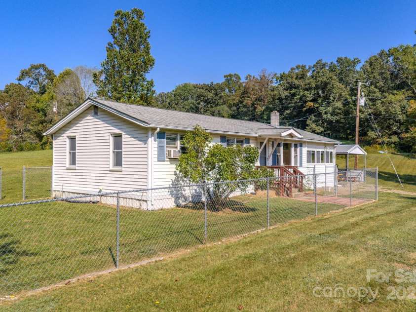 531 Bryson Road, Candler, NC 28715.  MLS# CAR4326585, YatesRealty ID 18803. 