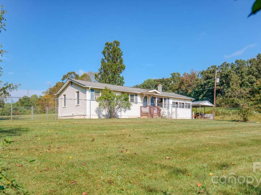 531 Bryson Road, Candler, NC 28715.  MLS# CAR4326585, YatesRealty ID 18803. 