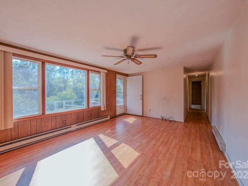 531 Bryson Road, Candler, NC 28715.  MLS# CAR4326585, YatesRealty ID 18803. 