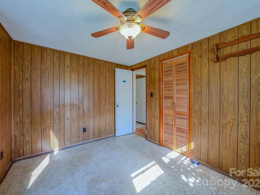 531 Bryson Road, Candler, NC 28715.  MLS# CAR4326585, YatesRealty ID 18803. 