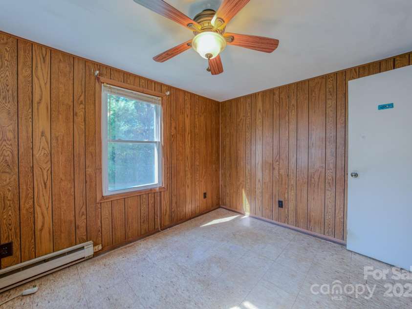 531 Bryson Road, Candler, NC 28715.  MLS# CAR4326585, YatesRealty ID 18803. 