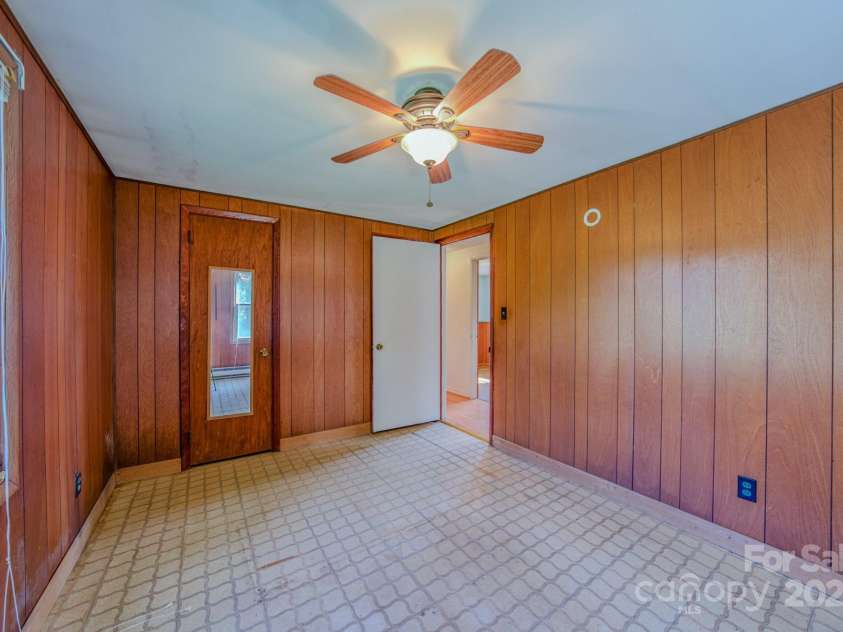 531 Bryson Road, Candler, NC 28715.  MLS# CAR4326585, YatesRealty ID 18803. 