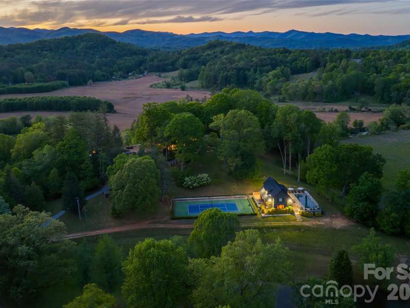 3903 Island Ford Road, Brevard, NC 28712.  MLS# CAR4358298, YatesRealty ID 18804. 