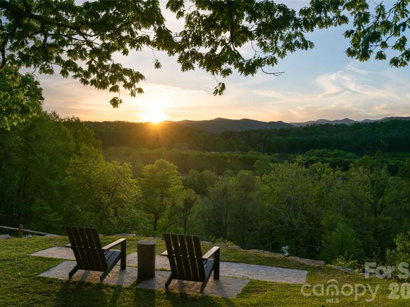3903 Island Ford Road, Brevard, NC 28712.  MLS# CAR4358298, YatesRealty ID 18804. 