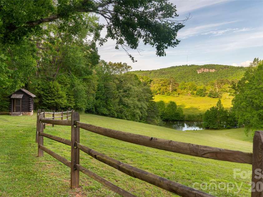 3903 Island Ford Road, Brevard, NC 28712.  MLS# CAR4358298, YatesRealty ID 18804. 