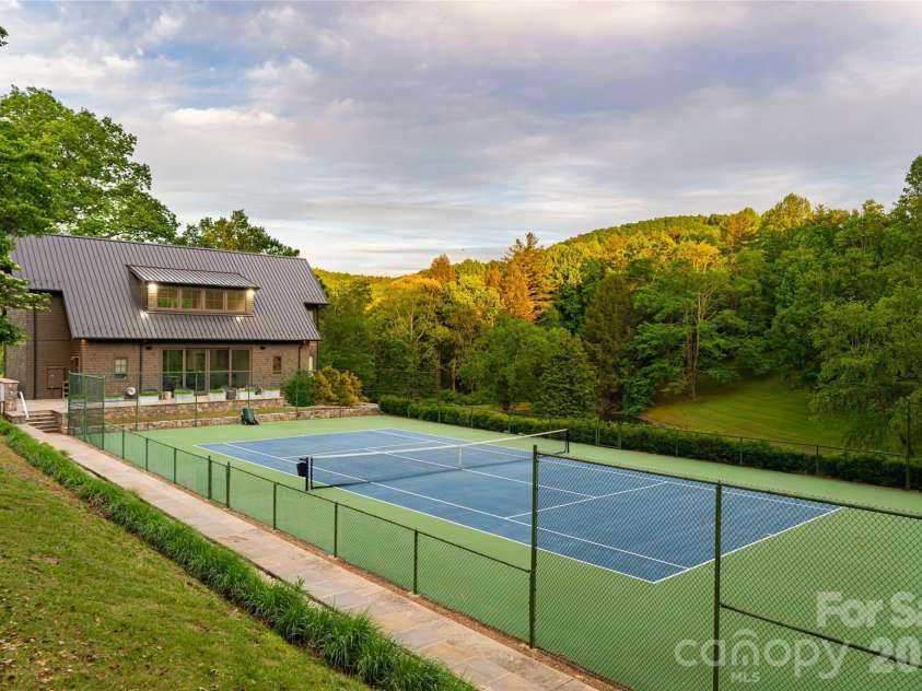 3903 Island Ford Road, Brevard, NC 28712.  MLS# CAR4358298, YatesRealty ID 18804. 