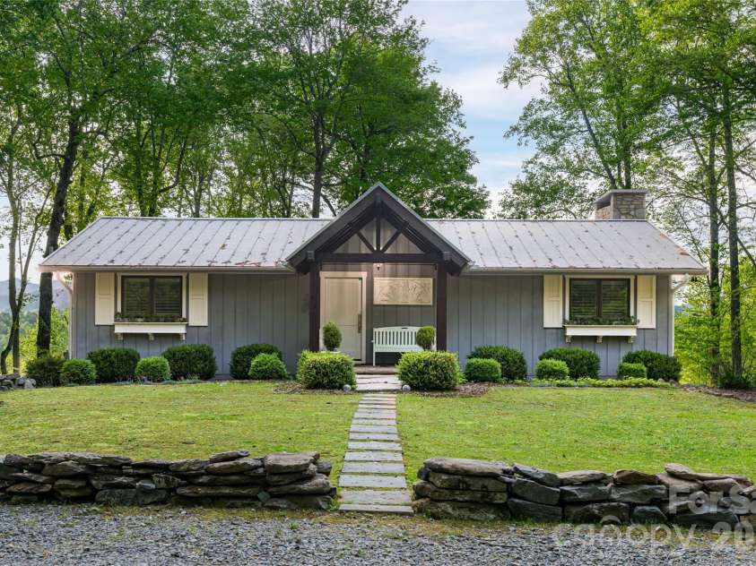 3903 Island Ford Road, Brevard, NC 28712.  MLS# CAR4358298, YatesRealty ID 18804. 