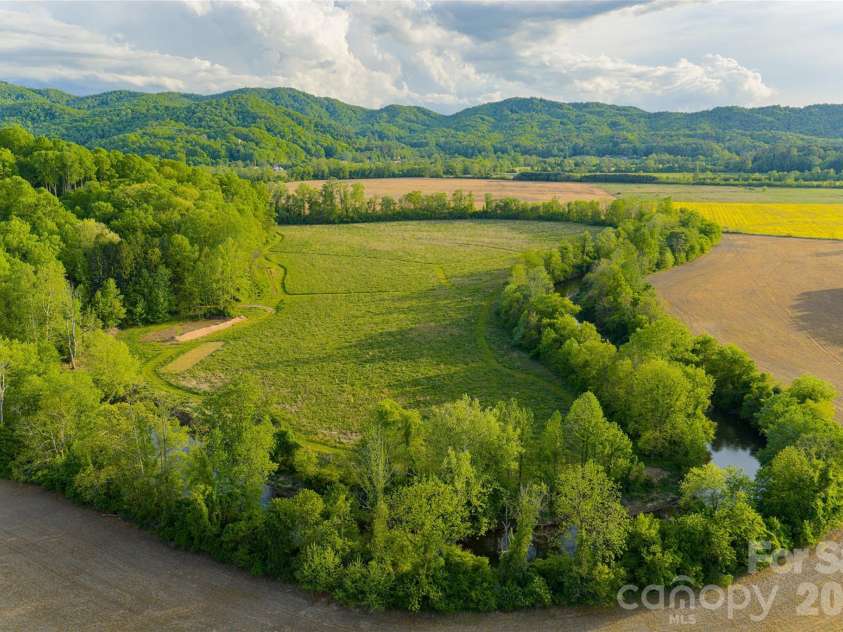 3903 Island Ford Road, Brevard, NC 28712.  MLS# CAR4358298, YatesRealty ID 18804. 