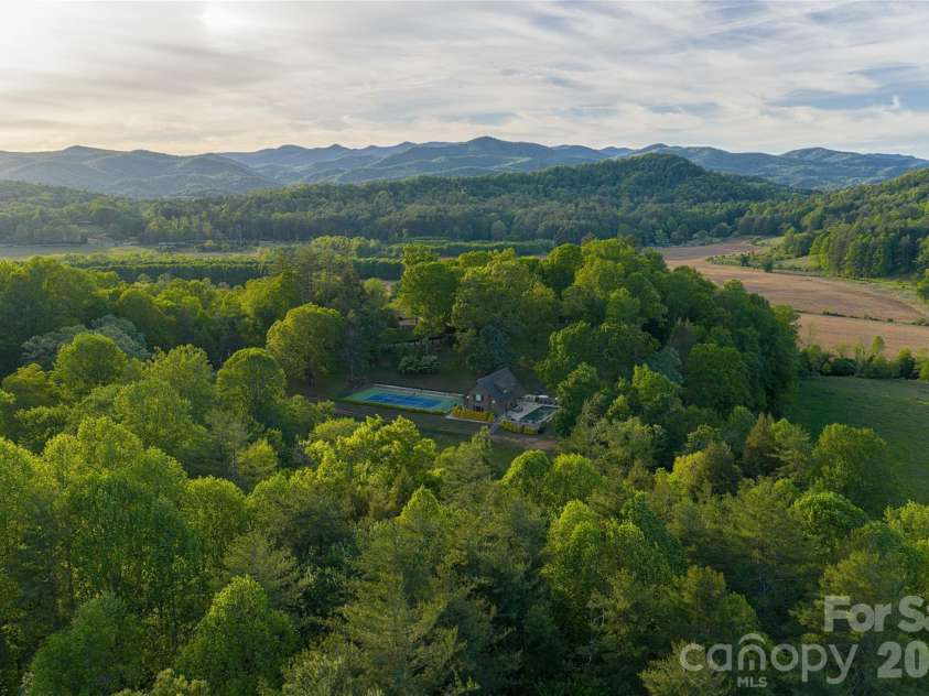 3903 Island Ford Road, Brevard, NC 28712.  MLS# CAR4358298, YatesRealty ID 18804. 