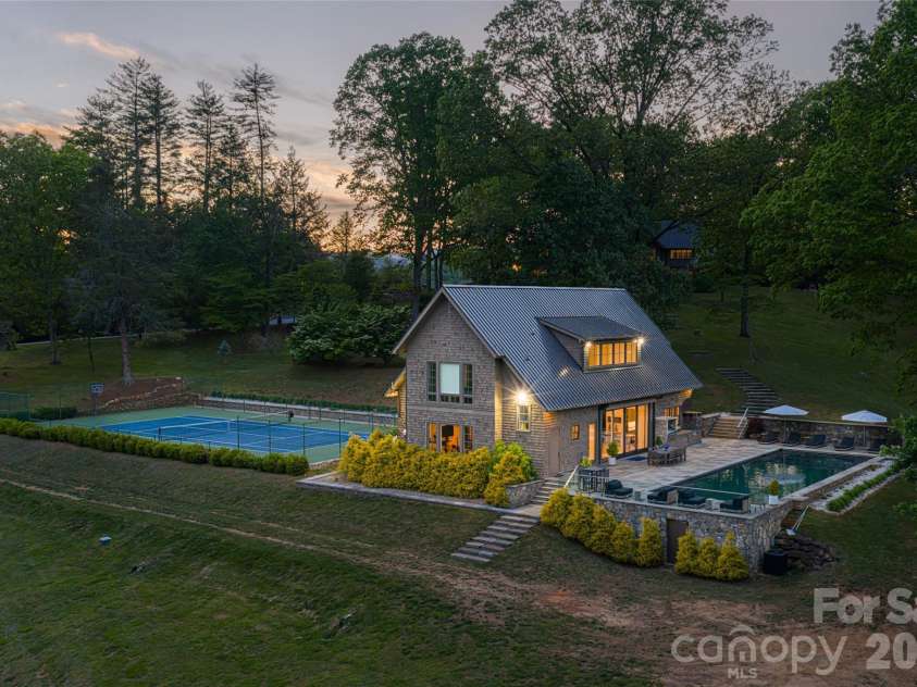 3903 Island Ford Road, Brevard, NC 28712.  MLS# CAR4358298, YatesRealty ID 18804. 