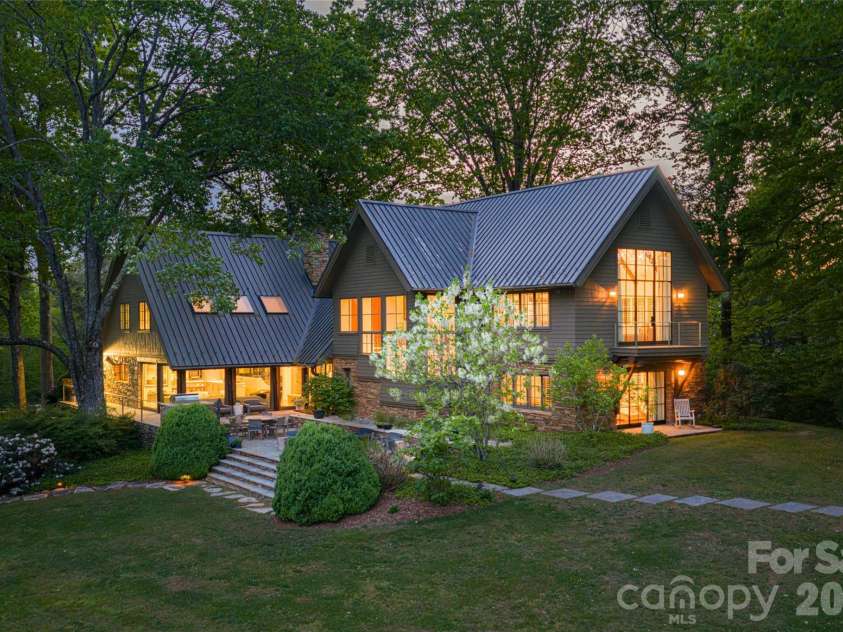 3903 Island Ford Road, Brevard, NC 28712.  MLS# CAR4358298, YatesRealty ID 18804. 
