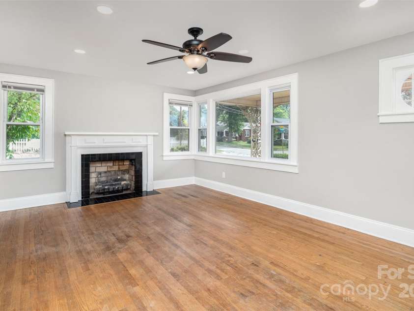 506 7th Street, Hickory, NC 28602.  MLS# CAR4255444, YatesRealty ID 18804. 