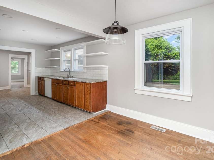 506 7th Street, Hickory, NC 28602.  MLS# CAR4255444, YatesRealty ID 18804. 