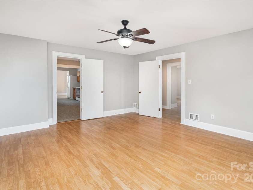 506 7th Street, Hickory, NC 28602.  MLS# CAR4255444, YatesRealty ID 18804. 