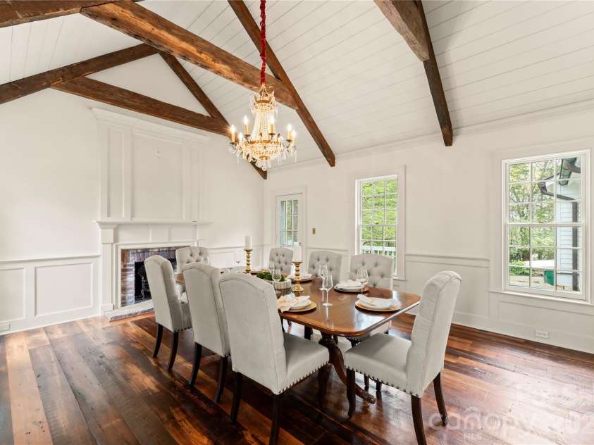 5520 Sharon View Road, Charlotte, NC 28226.  MLS# CAR4360655, YatesRealty ID 18805. Open-concept dining area creating a seamless flow for entertaining
