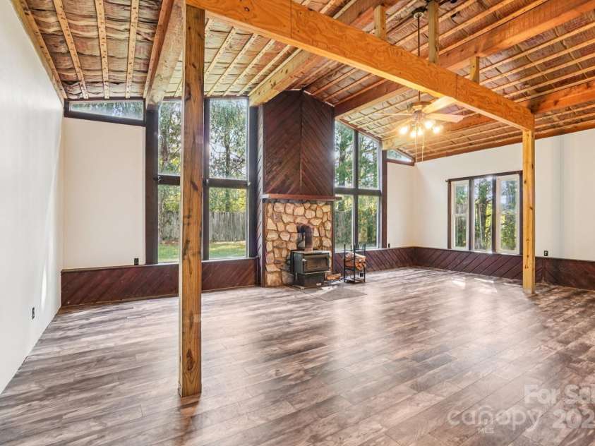 61 Magnolia Drive, Canton, NC 28716.  MLS# CAR4306197, YatesRealty ID 18806. 