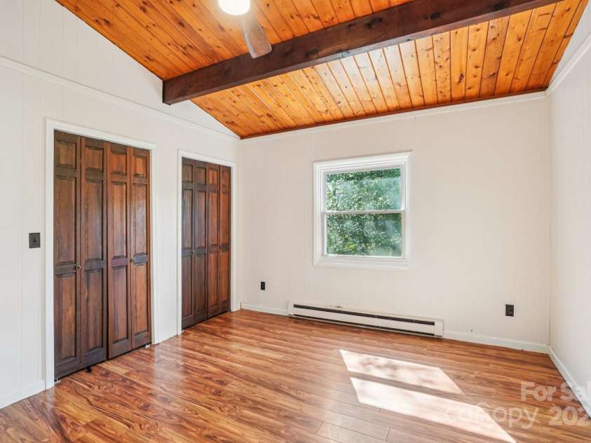 61 Magnolia Drive, Canton, NC 28716.  MLS# CAR4306197, YatesRealty ID 18806. 